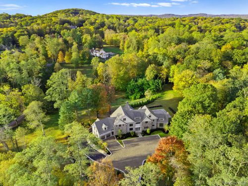 2 Barry Ct, Katonah, NY, 10536-3807 | Card Image