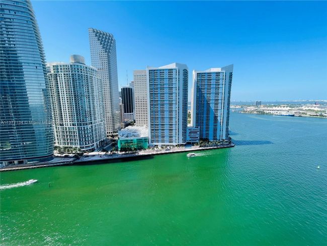APT-2201 - 900 Brickell Key Blvd, Condo with 3 bedrooms, 4 bathrooms and null parking in Miami FL | Image 26