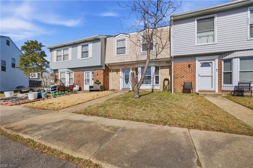 3768 Governors Way, Virginia Beach, VA, 23452-2822 | Card Image