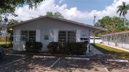 1905 Miami Rd, Fort Lauderdale, FL, 33316-3562 | Card Image