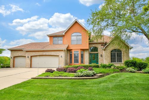 802 Ridgelawn Trl, Batavia, IL, 60510-8324 | Card Image