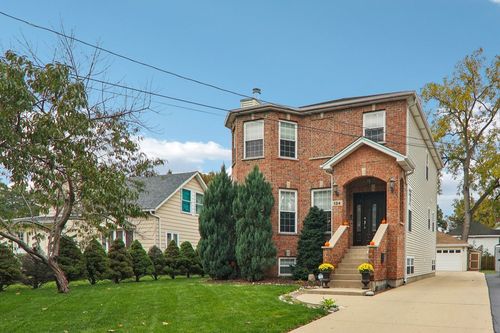 124 Hubbard Ct, Wauconda, IL, 60084-1732 | Card Image