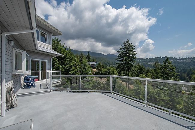 5860 Falcon Road, House other with 5 bedrooms, 3 bathrooms and 2 parking in West Vancouver BC | Image 24