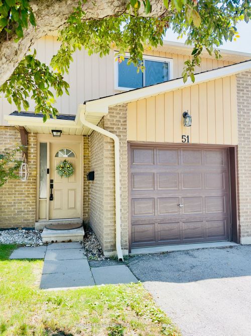 51-51 Paulander Dr, Kitchener, ON, N2M5E5 | Card Image