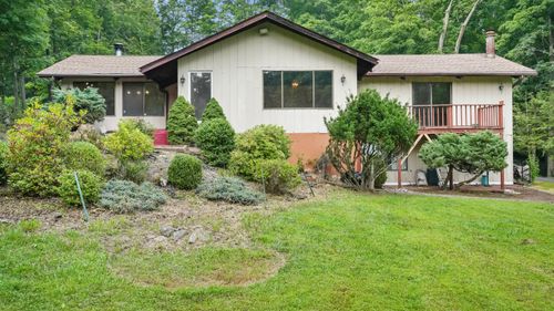 13 Fir Dr, Danbury, CT, 06811-4214 | Card Image