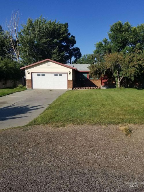 3949 Nw Linda Pl, Mountain Home, ID, 83647-5670 | Card Image