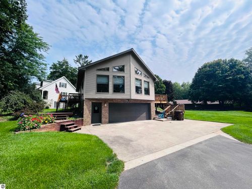 465 Saint Andrews Drive, Gladwin, MI, 48624 | Card Image