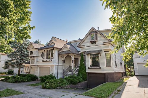 718 Main St, Winona, MN, 55987-3302 | Card Image