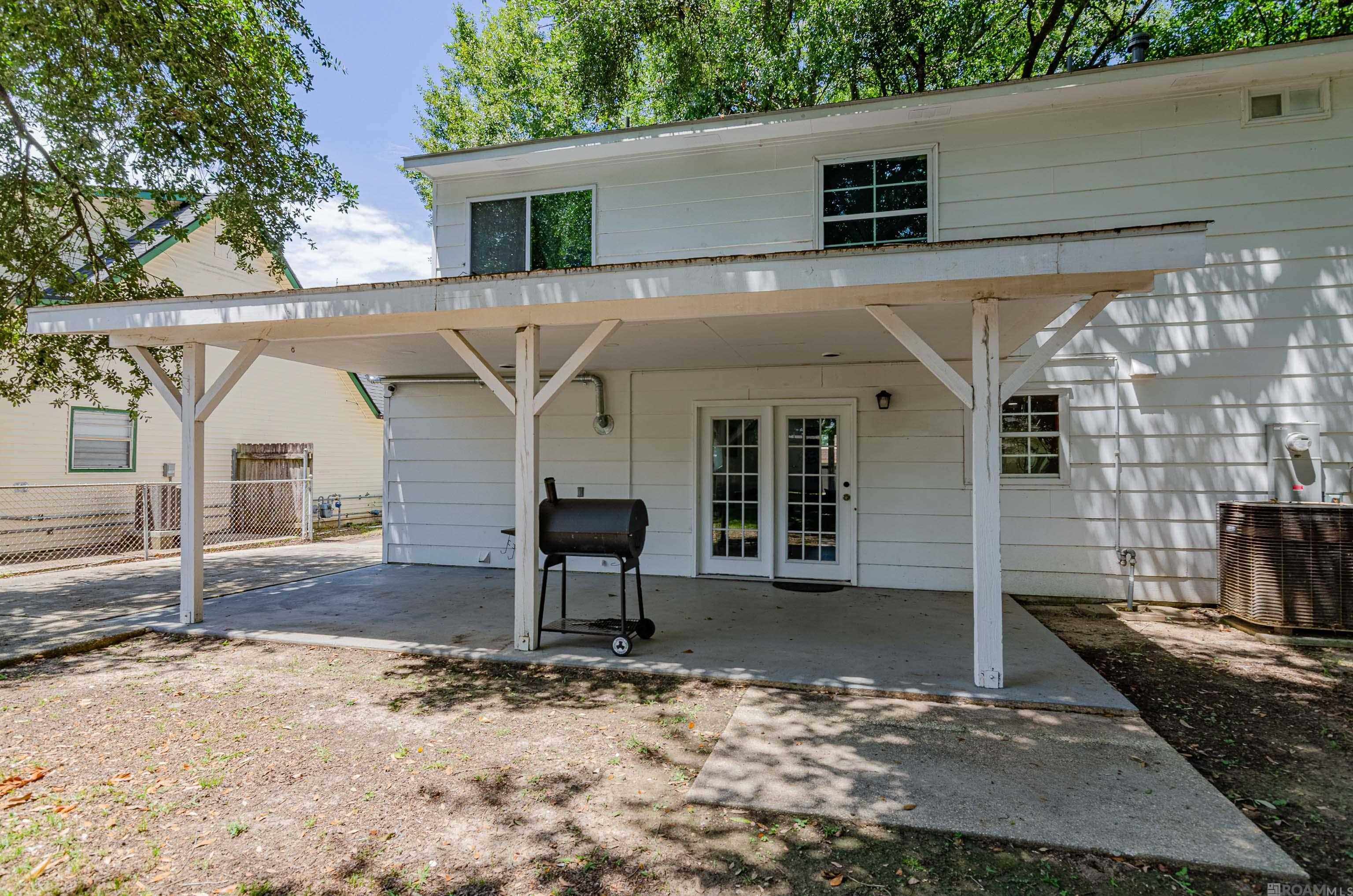 Residential in Laplace 5