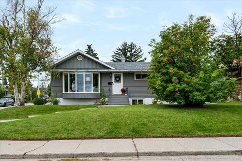 103 Grafton Drive Sw, Calgary, AB, T3E4W4 | Card Image