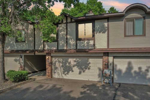 8840 N Maplebrook Ct, Brooklyn Park, MN, 55445-1935 | Card Image