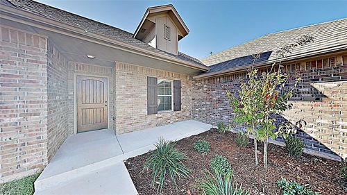 1712 W Zachary Way, Mustang, OK, 73064-0016 | Card Image