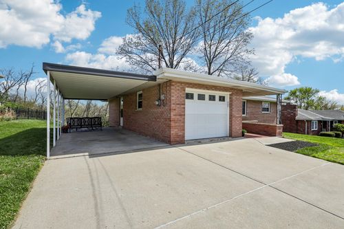 143 Capri Dr, Fort Thomas, KY, 41075-1217 | Card Image