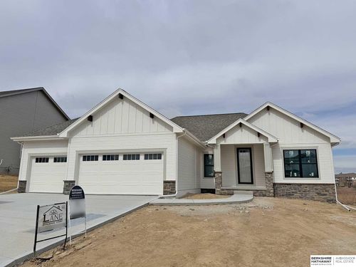 16552 Wirt St, Omaha, NE, 68116-8115 | Card Image