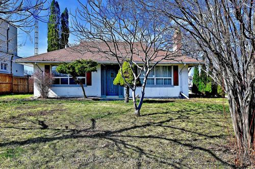 58 Harlow Cres, Toronto, ON, M9V2Y5 | Card Image