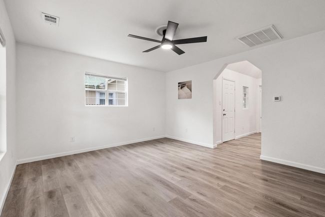 1710 S Walnut St, House other with 2 bedrooms, 2 bathrooms and null parking in Sherman TX | Image 6