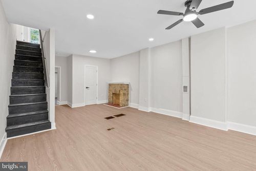 35 E Collom St, PHILADELPHIA, PA, 19144-2318 | Card Image