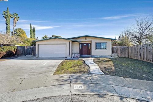 1318 Perth Ct, Concord, CA, 94521-4223 | Card Image