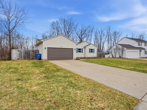 517 Cove View Dr, Waterford, MI, 48327-3792 | Card Image