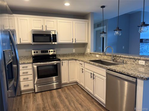 5609 Acorn Ln, Sterling Heights, MI, 48314-3161 | Card Image