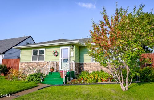505 12th Ave W, Williston, ND, 58801-4731 | Card Image