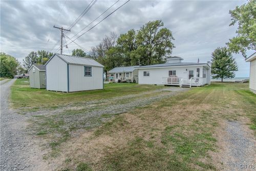 18121 Howe Shore Dr, Sackets Harbor, NY, 13685 | Card Image