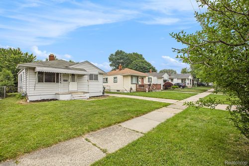 7612 Clippert St, Taylor, MI, 48180-2569 | Card Image