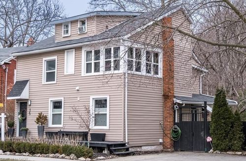 39 Park St E, Dundas, ON, L9H1C9 | Card Image