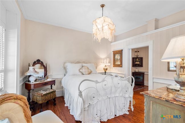 110 - 102 N Courthouse Sq, House other with 6 bedrooms, 4 bathrooms and null parking in Goliad TX | Image 27