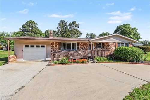 119 Lakeview Cir, Thomasville, NC, 27360-5837 | Card Image