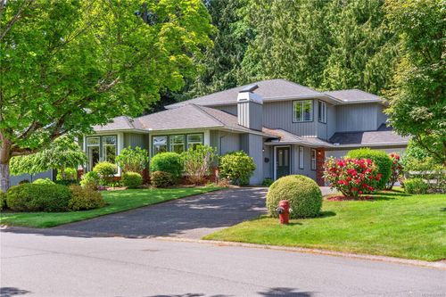 5208 Harold Green, Saanich, BC, V8Y3E5 | Card Image