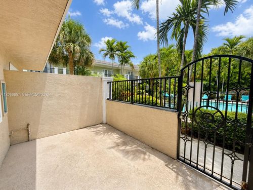 3-1000 Palm Trl, Delray Beach, FL, 33483 | Card Image