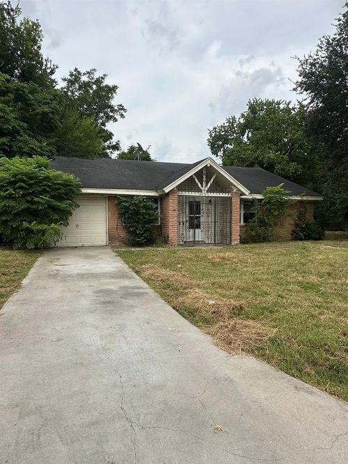 5531 Elm Tree Dr, Houston, TX, 77048-1841 | Card Image