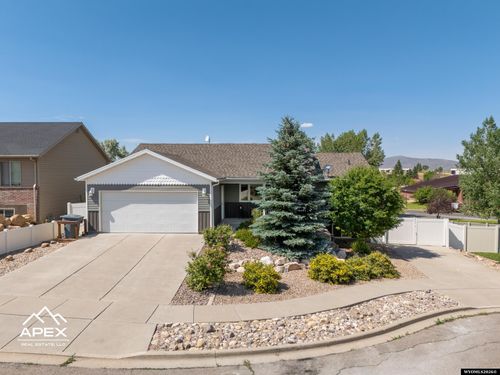 180 Wall St, Evanston, WY, 82930-5333 | Card Image