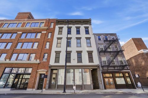 813 Broadway St, Cincinnati, OH, 45202-1335 | Card Image