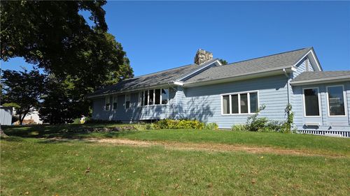 4 Pearl St, Coventry, RI, 02816-5733 | Card Image