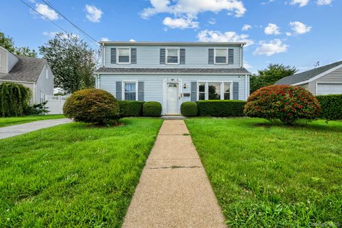 10 Park Ct, Farmingdale, NY, 11735-4330 | Card Image