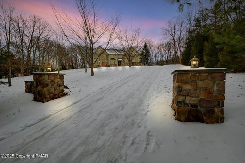 707 Kennedy Ct, East Stroudsburg, PA, 18301-9816 | Card Image