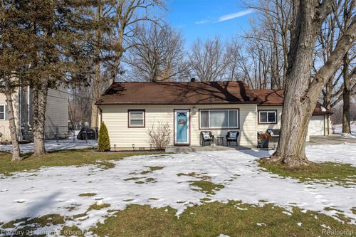 1734 Tamm Ave, Rochester Hills, MI, 48309-4207 | Card Image