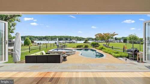 22 E Lake Dr, ANNAPOLIS, MD, 21403-4413 | Card Image