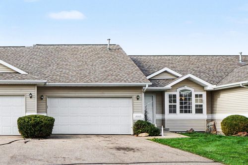 2005 Quail Cove Dr, Kalamazoo, MI, 49009-1871 | Card Image