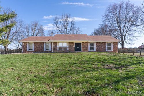 4212 Hueffmeier Rd, Wentzville, MO, 63385-6511 | Card Image