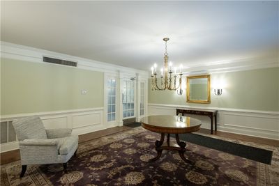 301 - 5825 5th, Condo with 2 bedrooms, 1 bathrooms and 1 parking in Shadyside PA | Image 3