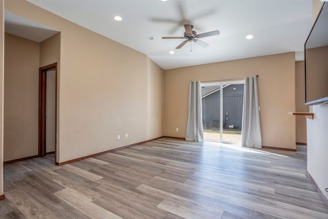 615 N Larkspur Ln, Home with 3 bedrooms, 2 bathrooms and null parking in Othello WA | Image 4