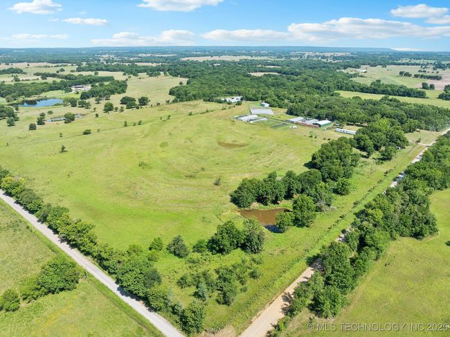 3201 214 Th St, House other with 3 bedrooms, 2 bathrooms and null parking in Haskell OK | Image 33