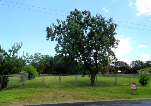 3908 20th Street N, Texas City, TX, 77590 | Card Image