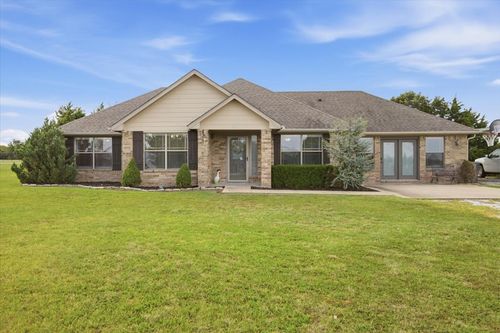 831 Cardinal St, Ada, OK, 74820-4972 | Card Image