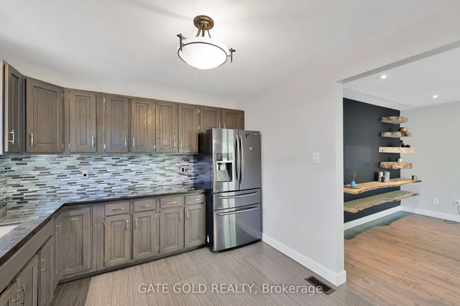 64 Nash Rd S, House other with 6 bedrooms, 2 bathrooms and 3 parking in Hamilton ON | Image 9
