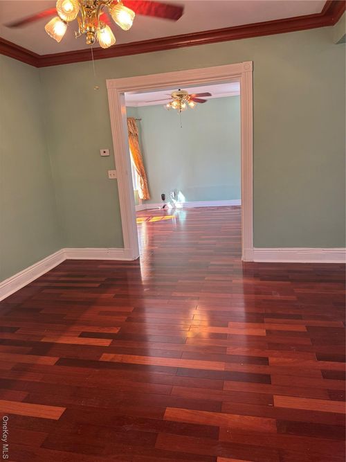 85 116th St, Richmond Hill, NY, 11418-1711 | Card Image