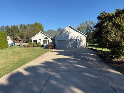 5Z Bonnie Ln, Somonauk, IL, 60552-9557 | Card Image